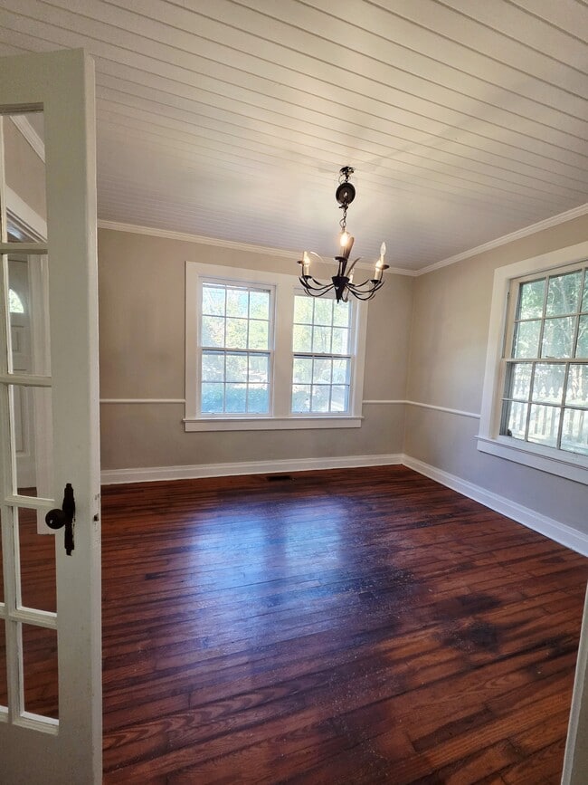 Building Photo - 205 E North St