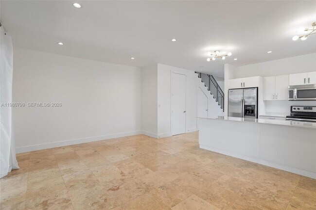 Building Photo - 2786 SW 34th Ave