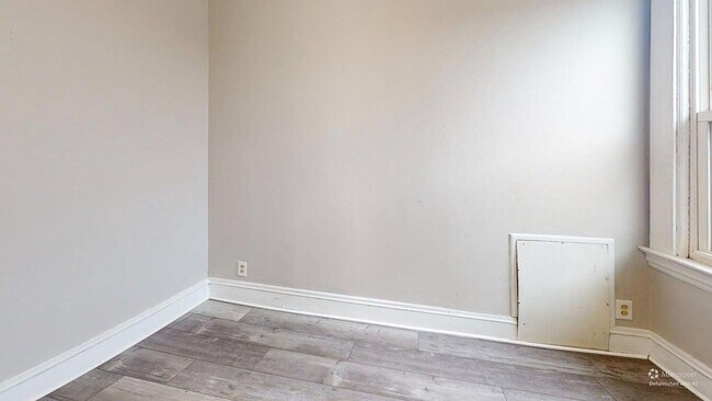 Building Photo - 3360 W 84th St