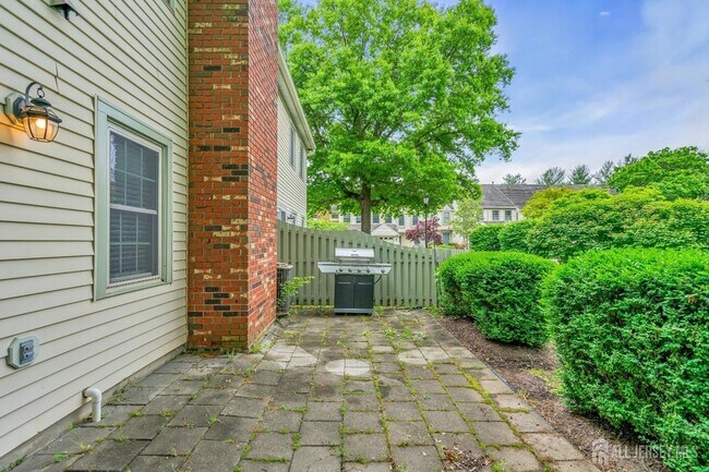 Building Photo - 31 Fair Acres Ct