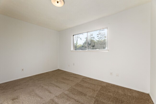 Building Photo - 15235 Heron Park Dr