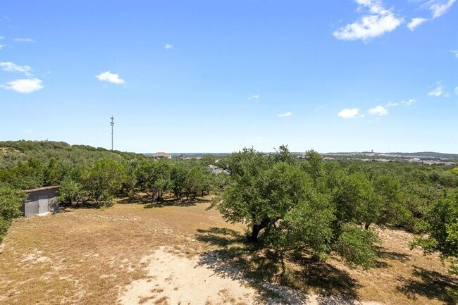 Building Photo - 650 Springlake Dr
