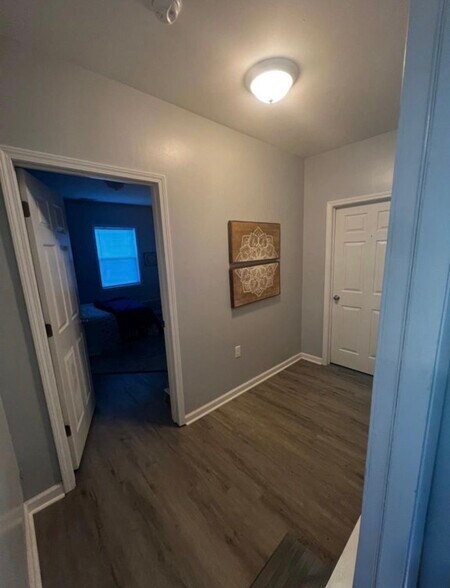 Building Photo - 9426 Robert Burns Ct