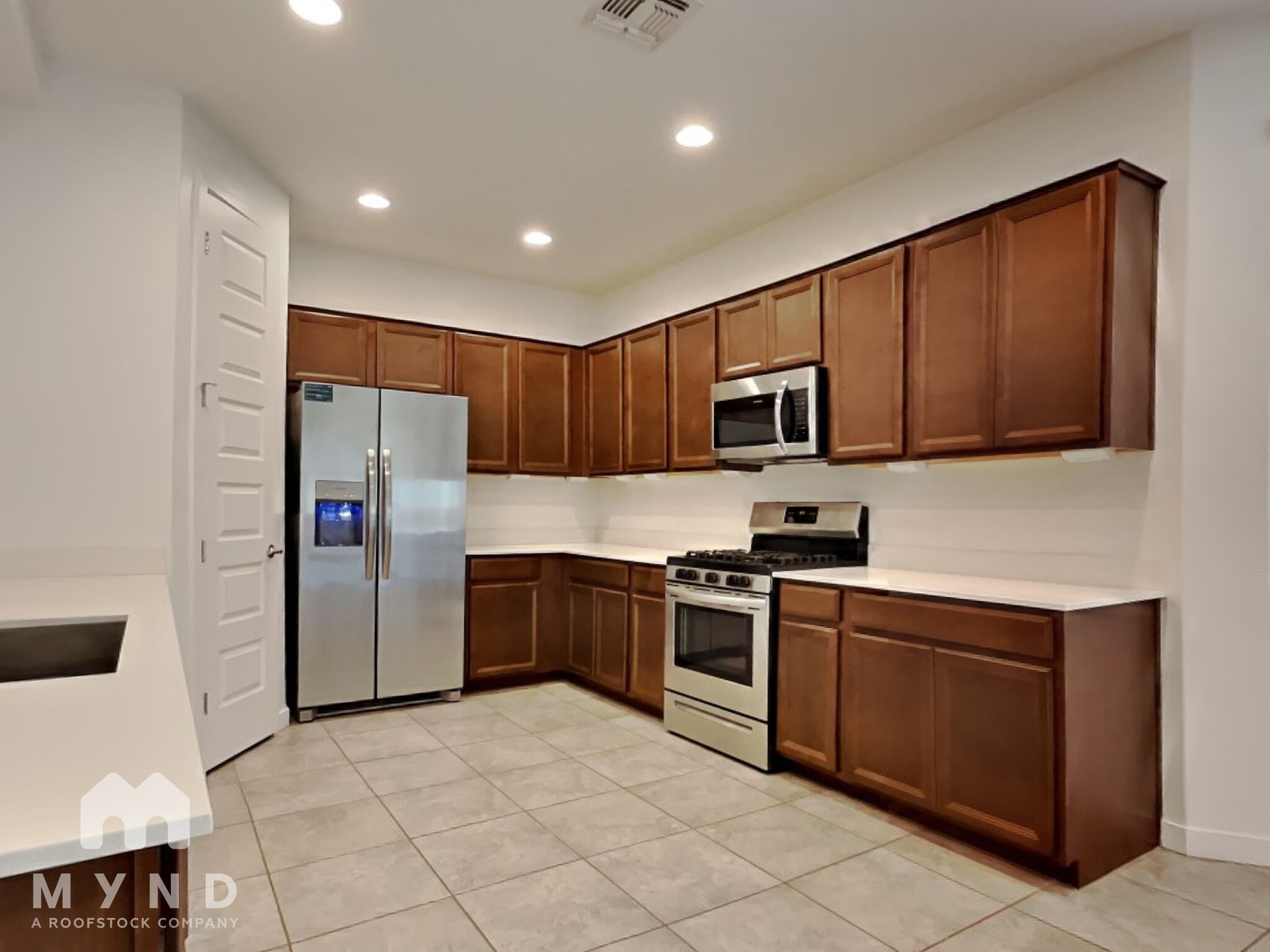 Building Photo - 17027 W Echo Ln