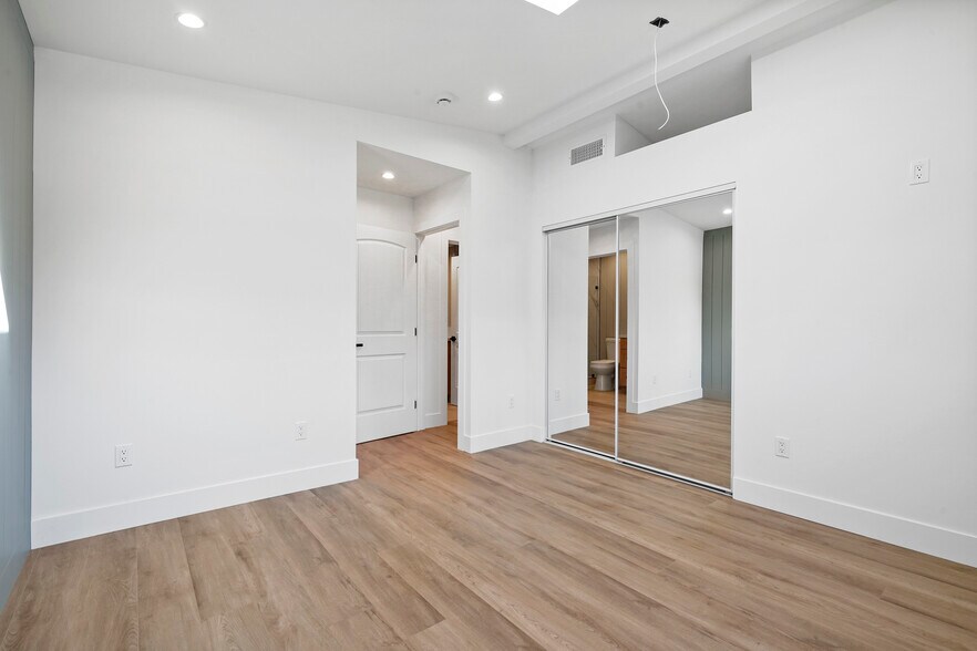 Building Photo - 10028 Shoup Ave