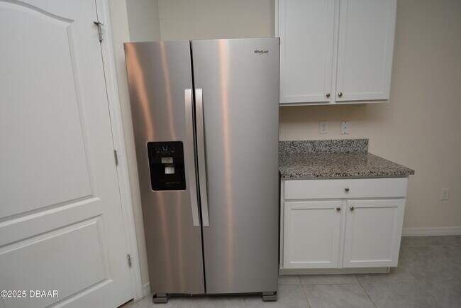 Building Photo - 285 Sunset Point Dr