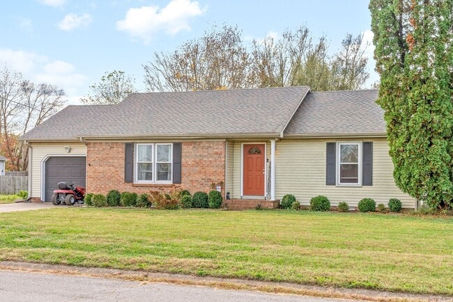 Building Photo - Move-In Ready - Pet Friendly!