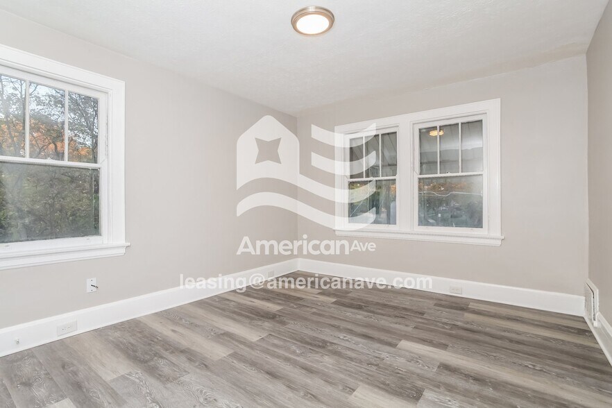 Building Photo - 3619 Norwich Ave