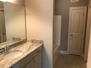 Building Photo - West End Unit 61