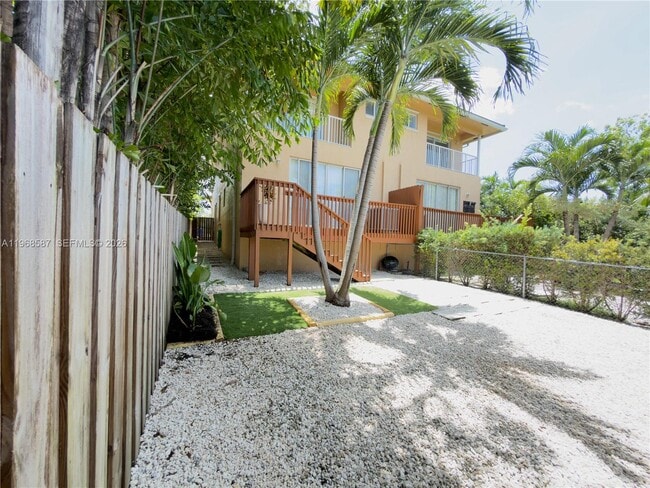 Building Photo - 2780 SW 33rd Ave