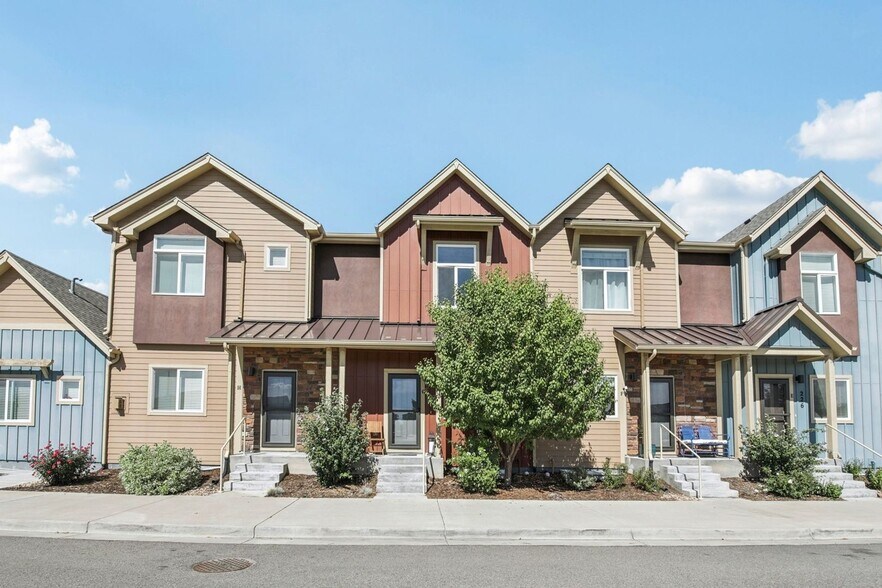 Primary Photo - 226 N Parkside Dr