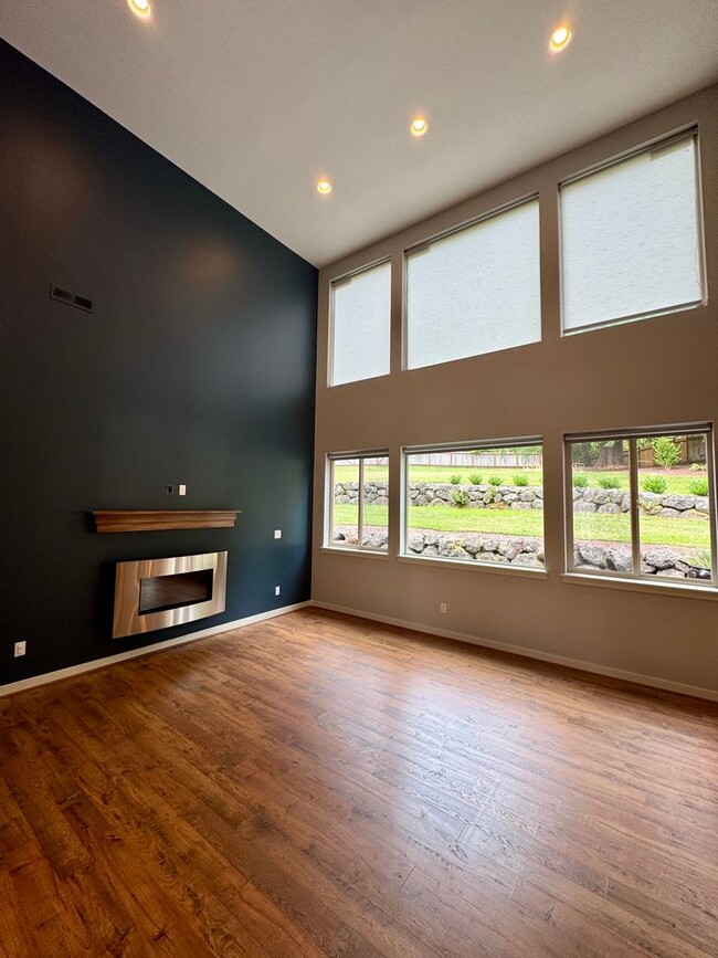 Building Photo - Stunning Bainbridge Island 4 bedroom home....available now!