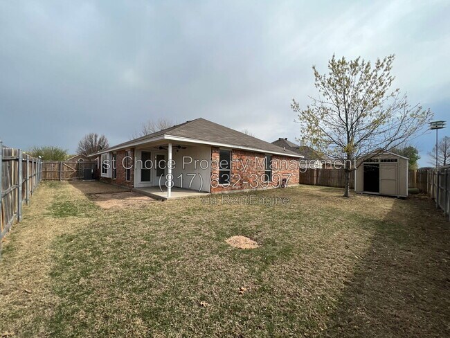 Building Photo - 405 Willow Vista Dr