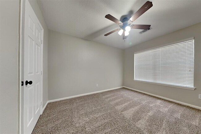 Building Photo - 59 Terraglen Dr