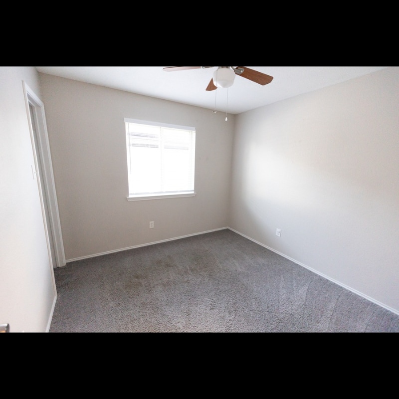 Building Photo - 1203 Trenton Ln