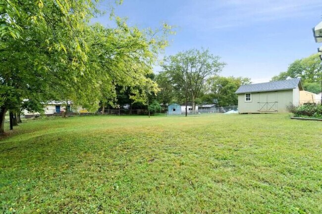 Building Photo - 206 E Street-ID1367376P