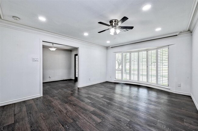 Building Photo - 5319 S Braeswood Blvd