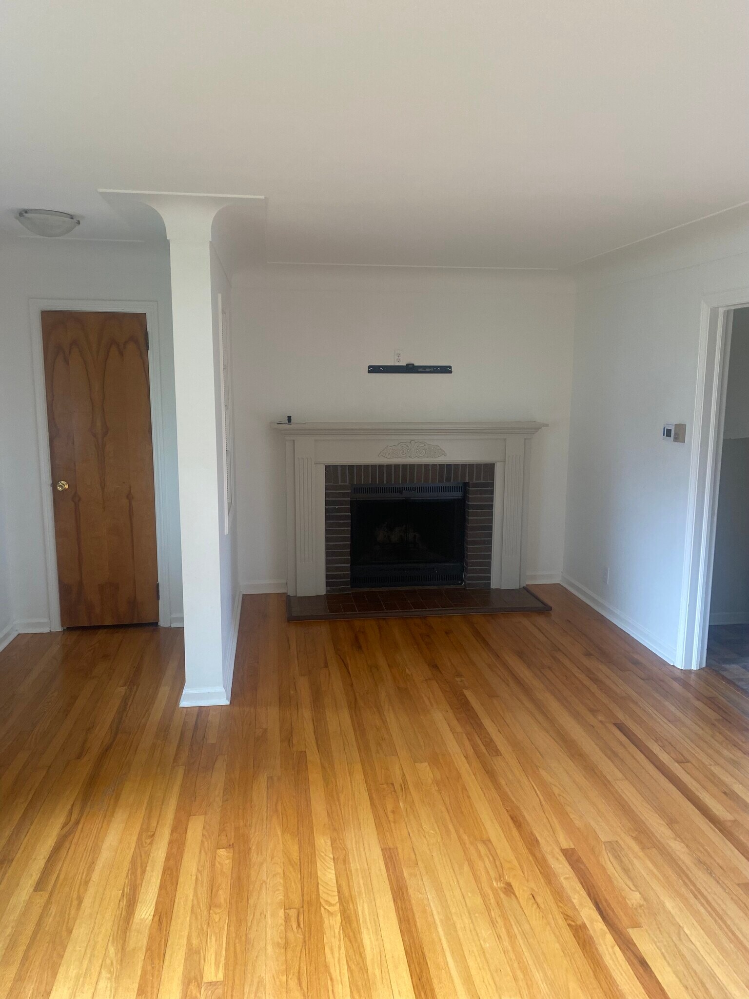 hardwood floors throughout - 531 Atlantic St
