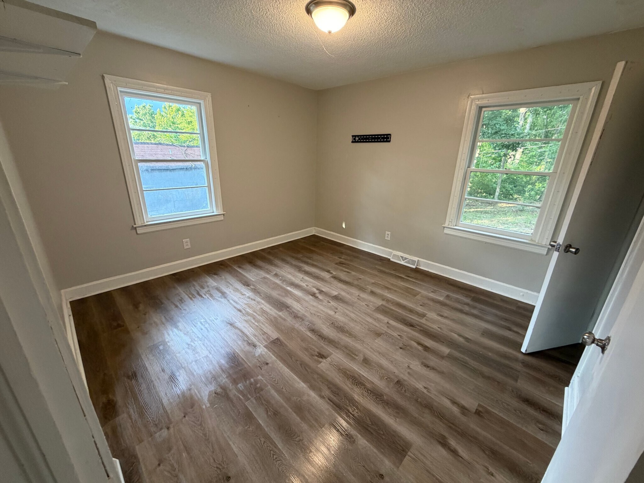 Building Photo - 116 Oakspring Ln