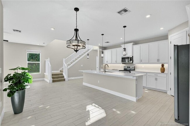 Building Photo - 3487 NW Solange Ct