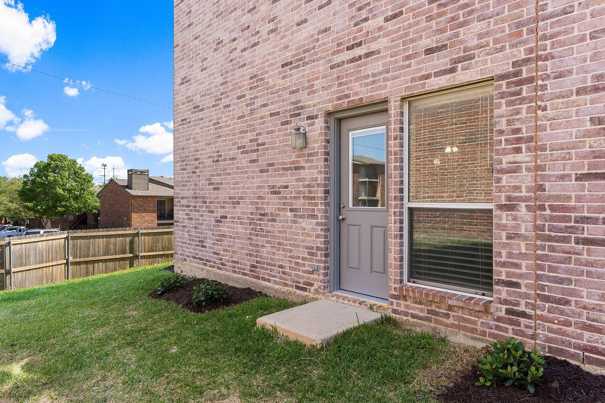Building Photo - 2336 Homewood Ln