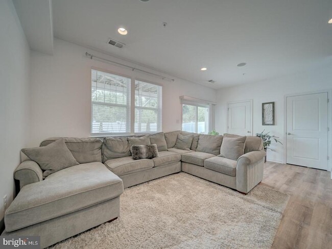 Building Photo - 2805 Medstead Ln