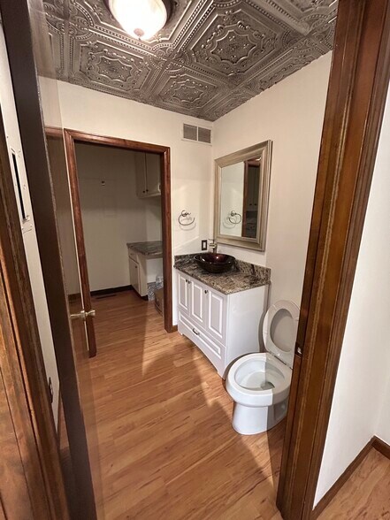 Downstairs bathroom - 435 E Drake Rd
