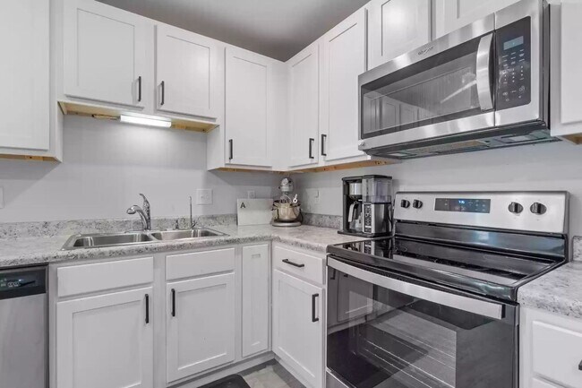 Building Photo - Beautiful, newly built 3-bedroom in South Walton