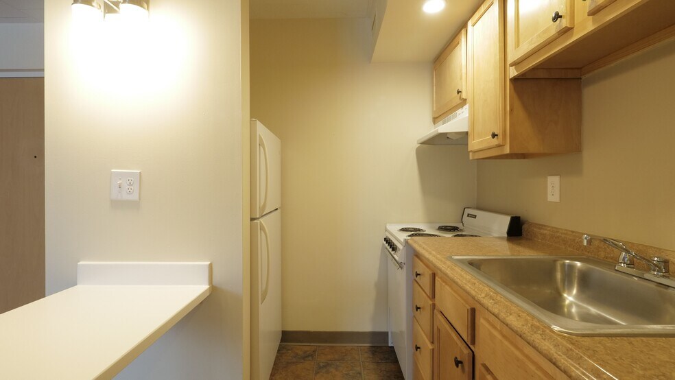 Tiffany Apartments 925 California Ave Pittsburgh PA 15202 Apartment