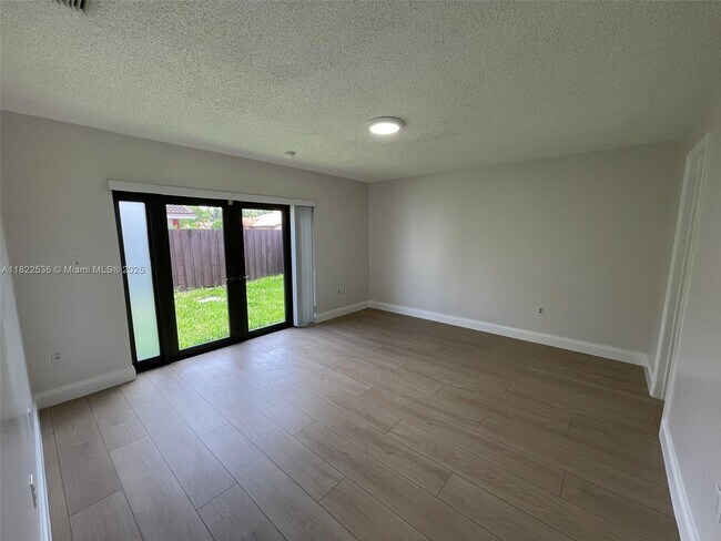 Building Photo - 1727 SW 136th Pl