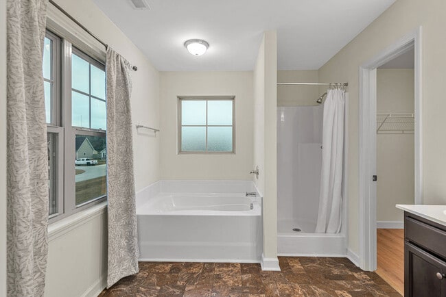 Building Photo - 303 Channel Run Ln