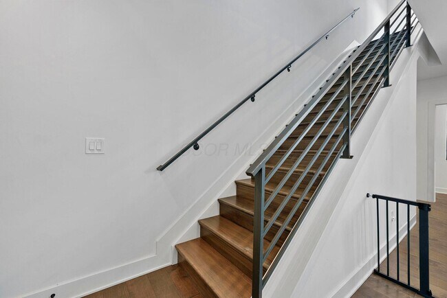 Building Photo - 236 Neruda Ave