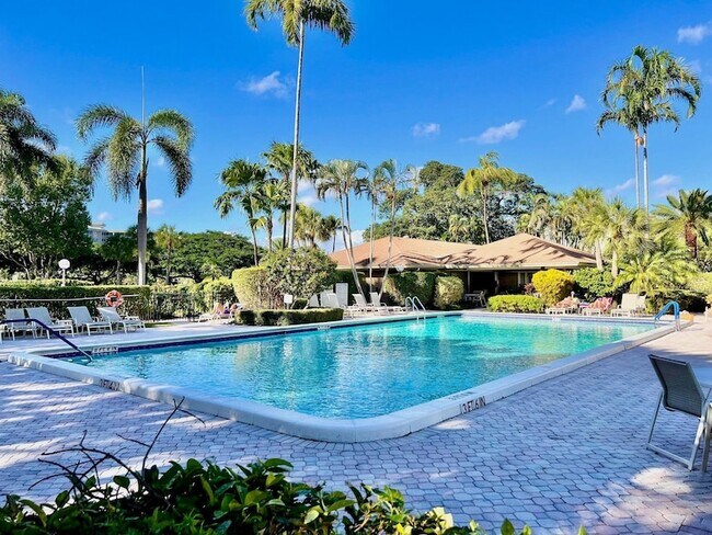 Building Photo - 3010 N Course Dr