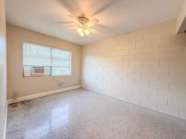 Building Photo - 2502 Ave F