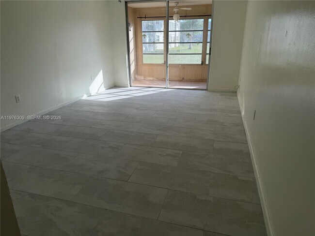 Building Photo - 8100 Sunrise Lakes Blvd