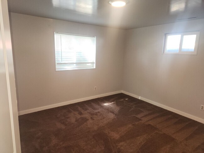 Building Photo - Lovely 4 Bedroom, 2 Bath home available NOW!