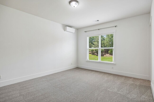 Building Photo - Available now in highly desirable Amelia Park! Beautifully maintained 5-bedroom, 3.5-bath home