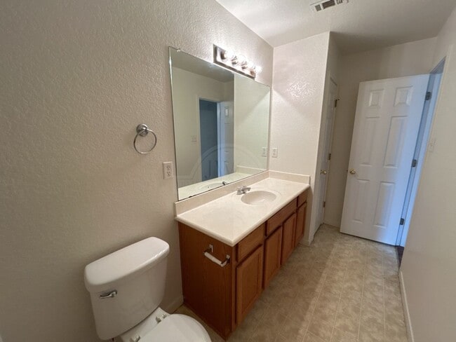 Building Photo - 308 Cedar Ridge Dr