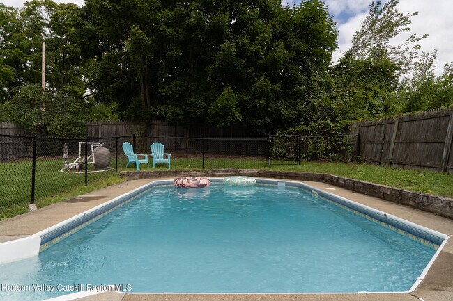 Building Photo - 78 2nd St