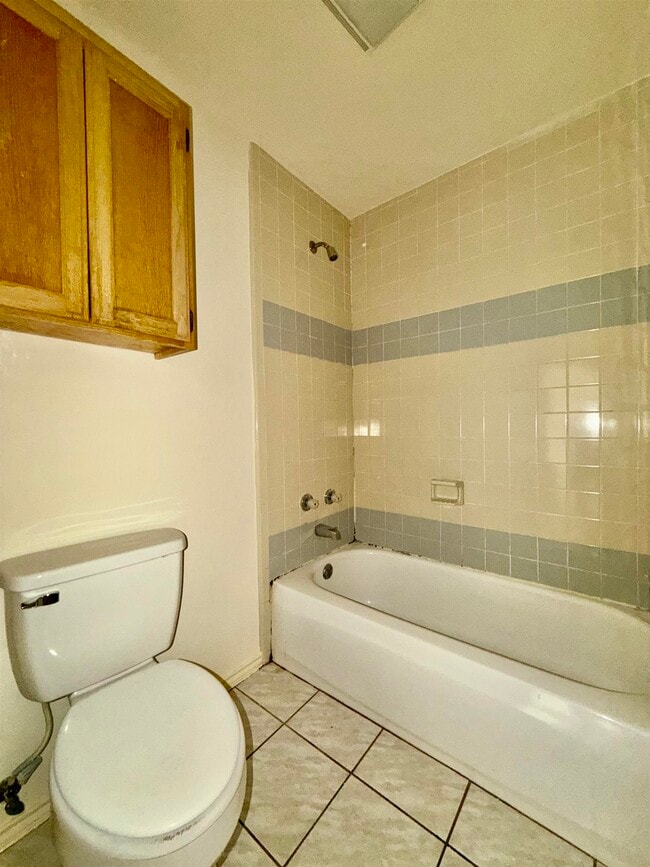 Building Photo - 206 E Canal St