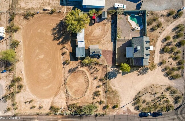 Building Photo - 2012 E Tonopah Dr
