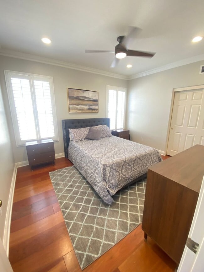 Building Photo - Luxurious 4 Bedroom Fullerton House For Re...