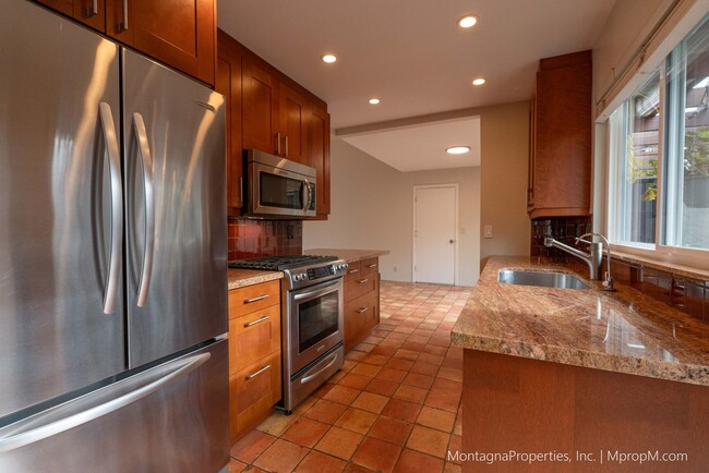 Building Photo - Spacious & Bright Los Gatos Home w/AC and ...