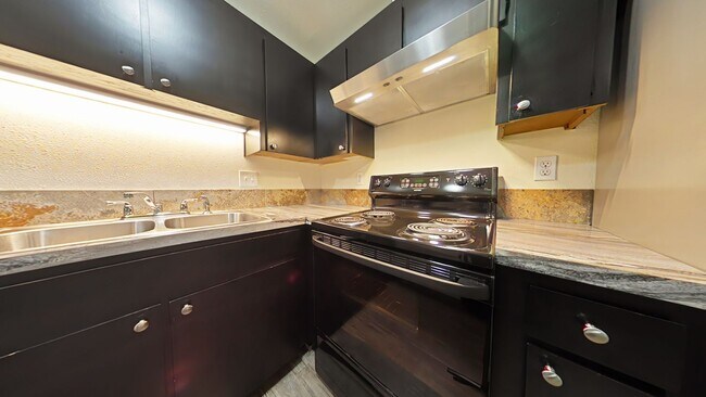 Building Photo - 1 Bedroom Apartment ~ Close to OSU ~ Small...