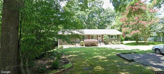 Primary Photo - 107 Strode Cir
