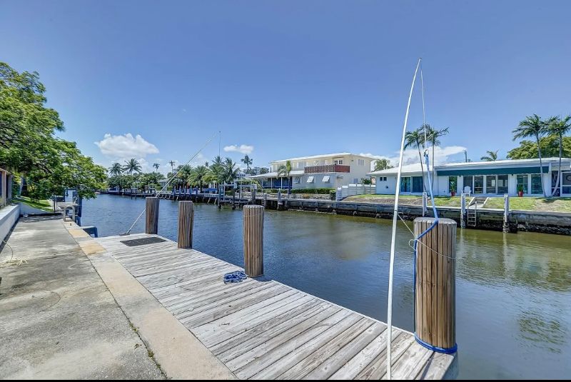 Building Photo - 2041 Coral Reef Dr