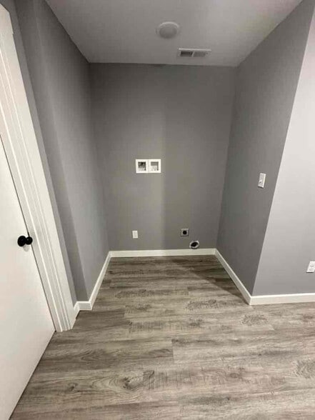 Building Photo - 406 S Church St