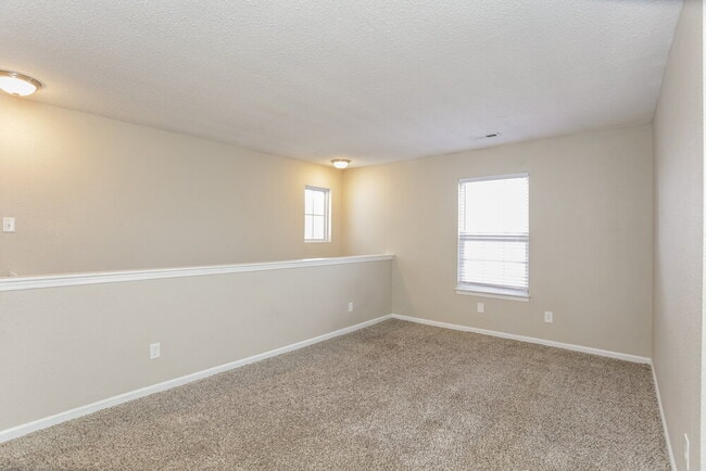 Building Photo - 1170 Freemont Ln