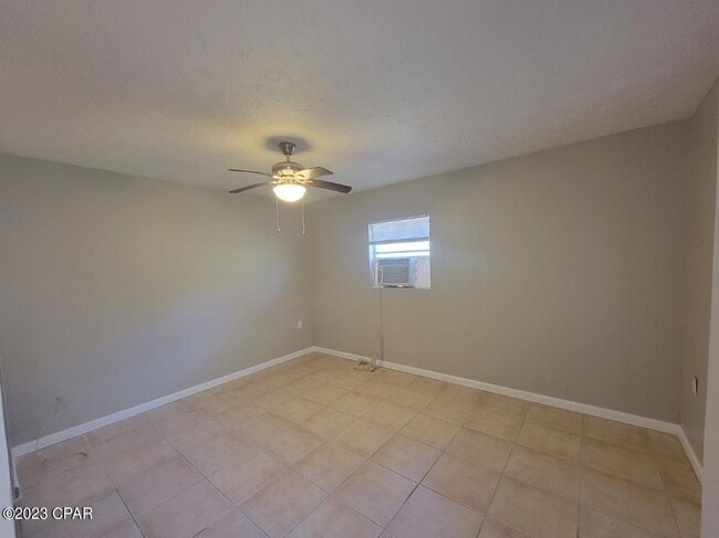 Building Photo - 2319 E 16th Ct