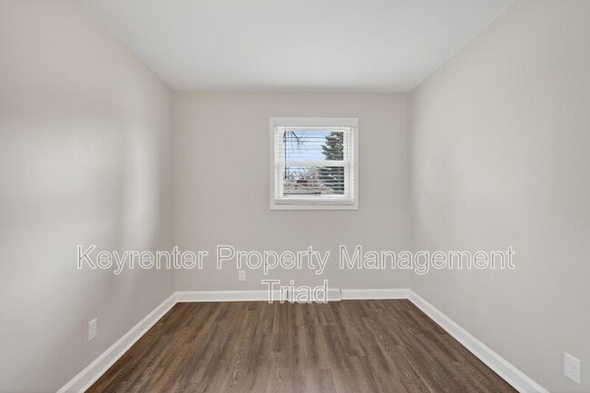 Building Photo - 8022 Linville Rd